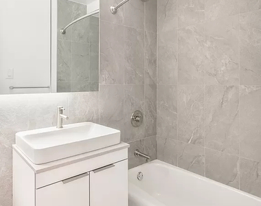 470 2nd Avenue - Photo Thumbnail 3