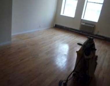 East 12th Street - Photo Thumbnail 6