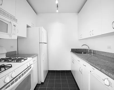 West 60th Street - Photo Thumbnail 1