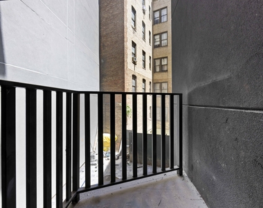 807 Washington Avenue - Photo Thumbnail 2