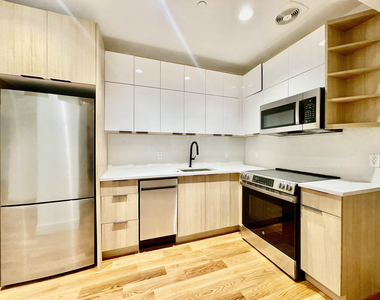 807 Washington Avenue - Photo Thumbnail 5