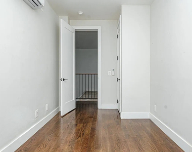 85 Graham Avenue - Photo Thumbnail 4