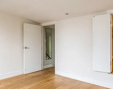 338 Melrose Street - Photo Thumbnail 15