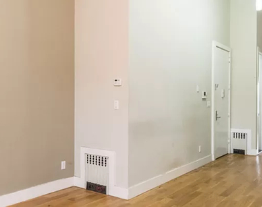 338 Melrose Street - Photo Thumbnail 14
