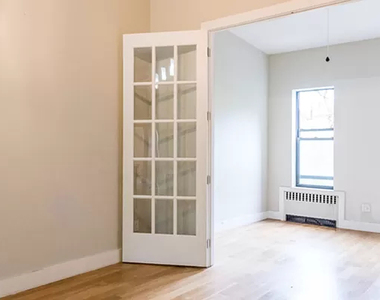 338 Melrose Street - Photo Thumbnail 11