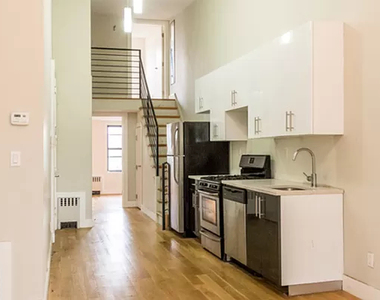 338 Melrose Street - Photo Thumbnail 3