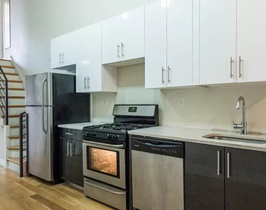 338 Melrose Street - Photo Thumbnail 2