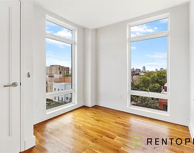 310 Graham Avenue - Photo Thumbnail 4