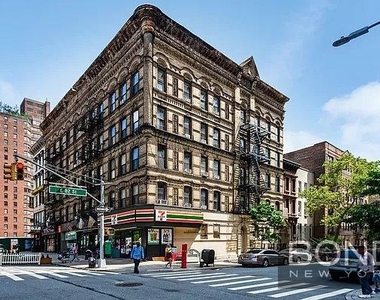 East 82nd Street - Photo Thumbnail 7
