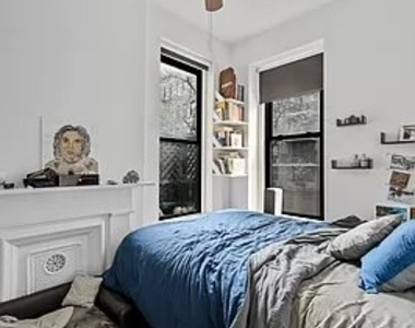 East 82nd Street - Photo Thumbnail 1