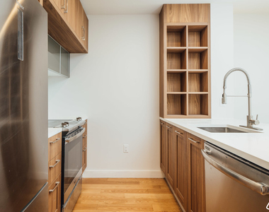 825 Ocean Ave - Photo Thumbnail 3