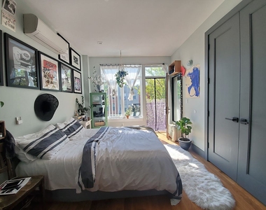 27 Woodbine Street - Photo Thumbnail 3