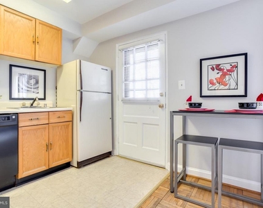 1565 N Colonial Ter - Photo Thumbnail 9
