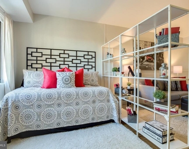 1565 N Colonial Ter - Photo Thumbnail 5