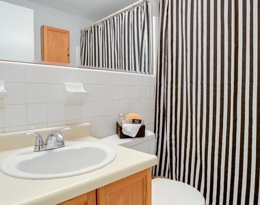 1565 N Colonial Ter - Photo Thumbnail 10