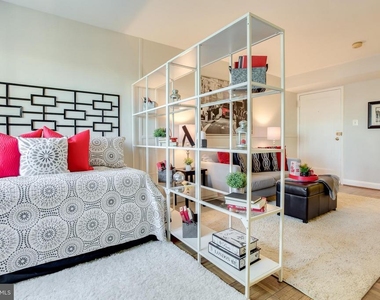 1565 N Colonial Ter - Photo Thumbnail 4
