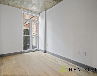 340 Evergreen Avenue - Photo Thumbnail 5