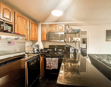 212 East 10th Street - Photo Thumbnail 4