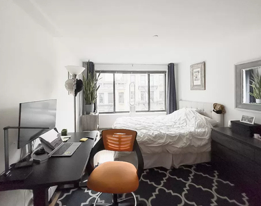 212 East 10th Street - Photo Thumbnail 5