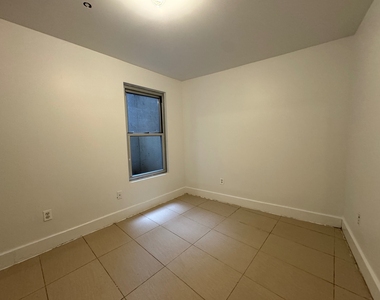 16 Meserole Street - Photo Thumbnail 6