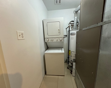 16 Meserole Street - Photo Thumbnail 5