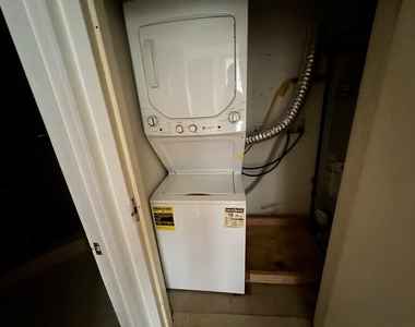 16 Meserole Street - Photo Thumbnail 9