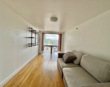 16 Meserole Street - Photo Thumbnail 7