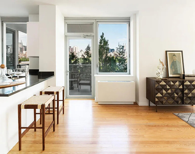 4540 Center Blvd - Photo Thumbnail 4