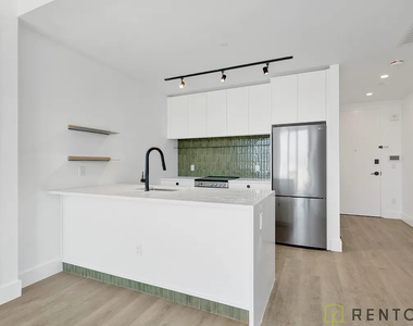 60 Cedar Street - Photo Thumbnail 3
