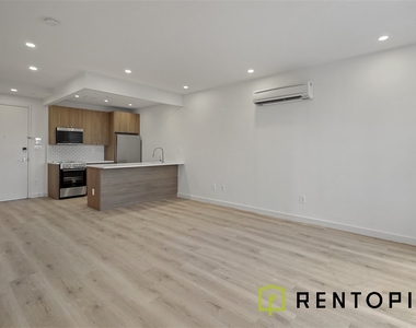 251 Front Street - Photo Thumbnail 5