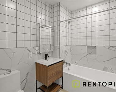 251 Front Street - Photo Thumbnail 10