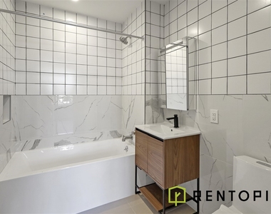 251 Front Street - Photo Thumbnail 9