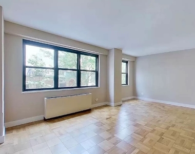 160 East 88th Street - Photo Thumbnail 4