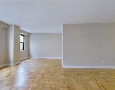 160 East 88th Street - Photo Thumbnail 3