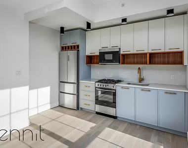 933 Rogers Avenue - Photo Thumbnail 5