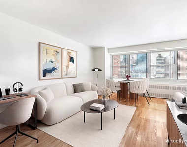 West 39th - Photo Thumbnail 1
