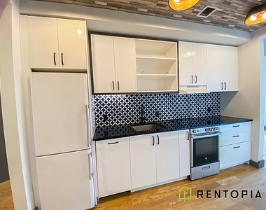 340 Evergreen Avenue - Photo Thumbnail 4