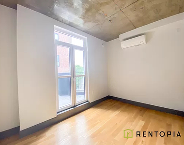 340 Evergreen Avenue - Photo Thumbnail 7