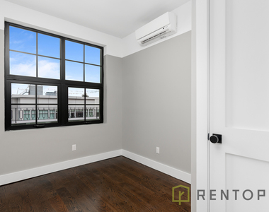 187 Kent Avenue - Photo Thumbnail 2