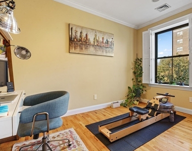 1690 Washington Street - Photo Thumbnail 3