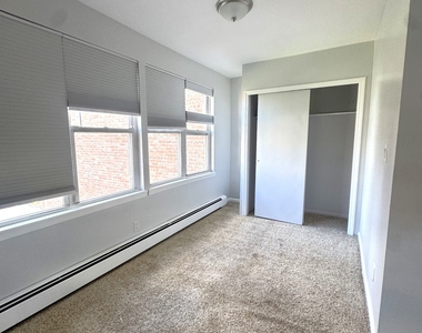40-11 21st Avenue - Photo Thumbnail 6