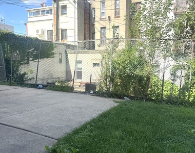 40-11 21st Avenue - Photo Thumbnail 10