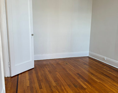31-15 21st Avenue - Photo Thumbnail 4
