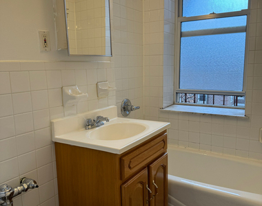 31-15 21st Avenue - Photo Thumbnail 13