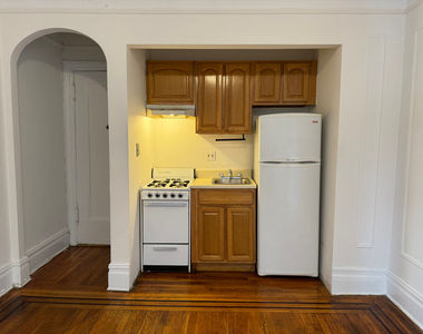 31-15 21st Avenue - Photo Thumbnail 3