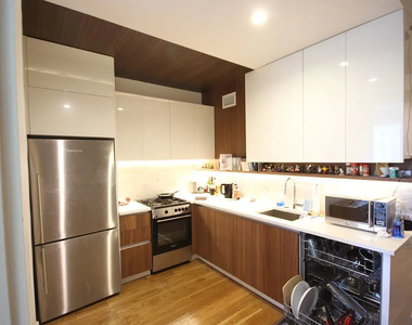 810 Flushing Avenue - Photo Thumbnail 4