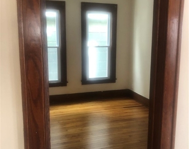 747 Allen Street - Photo Thumbnail 7