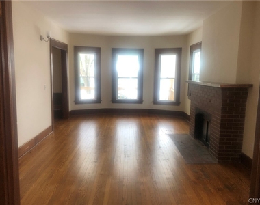 747 Allen Street - Photo Thumbnail 3