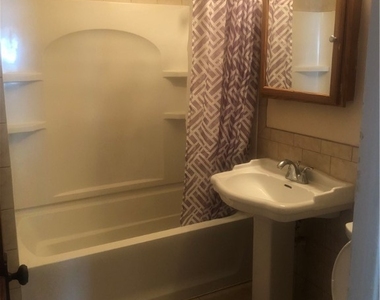 747 Allen Street - Photo Thumbnail 4