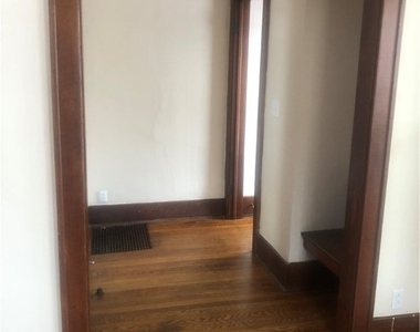747 Allen Street - Photo Thumbnail 8